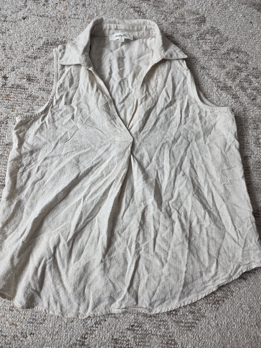 Sleeveless Collared V-Neck Camisole in Ivory